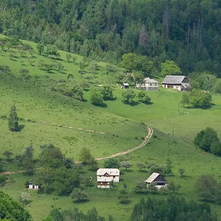 Alpesi faház Cisarsko Adventures *